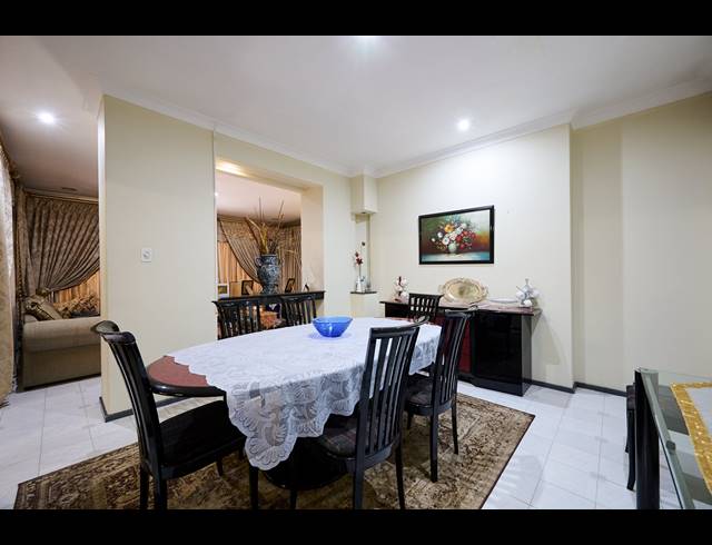 4 BEDROOM FREESTANDING FOR SALE IN BRYANSTON